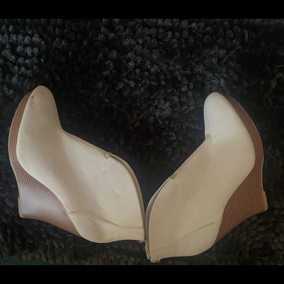 Ankle booties - Picture 2 of 6